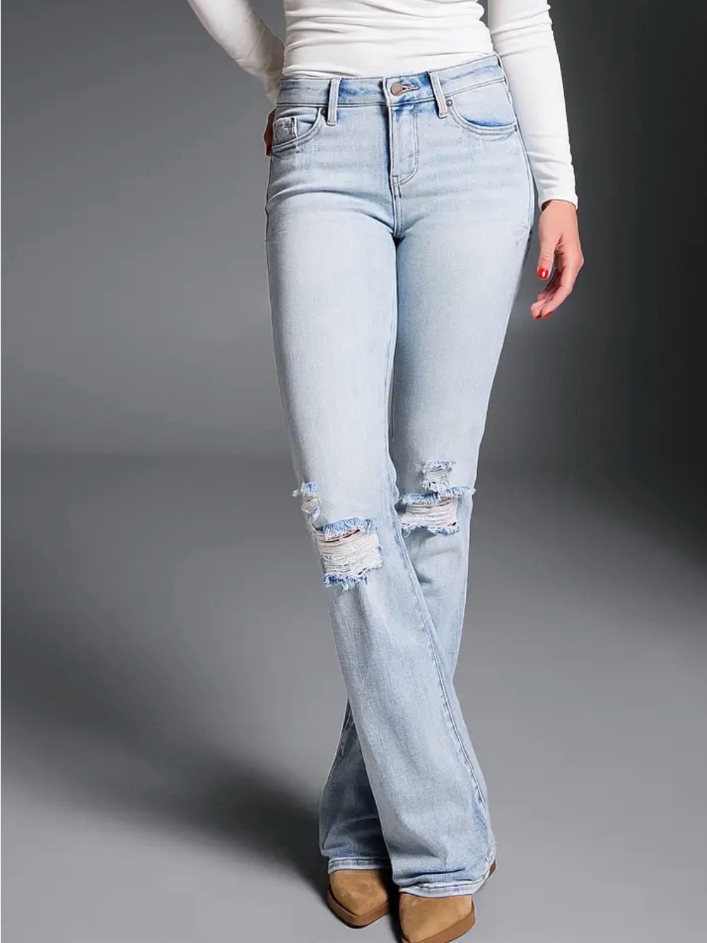 Buckle Light Wash Distressed Bootcut Jeans 29x32